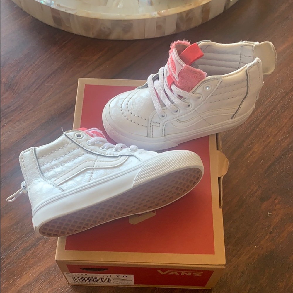 White kids vans 7